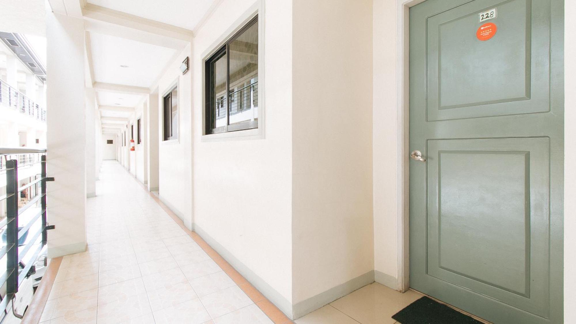 Reddoorz Near Pasay Taft Hotel Exterior photo